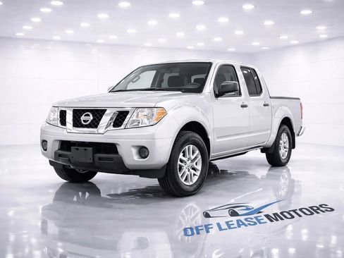 Used 2019 Nissan Frontier SV image 1