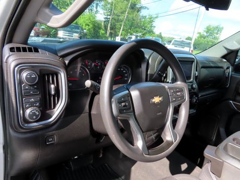 Used 2021 Chevrolet Silverado 3500 LT image 29