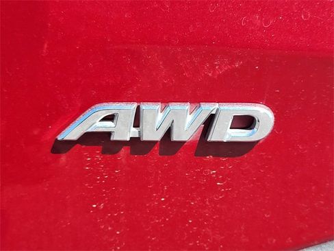 Used 2024 Toyota RAV4 LE image 9