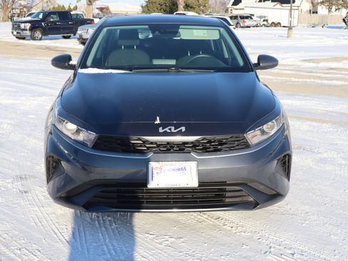 Used 2023 Kia Forte LXS image 3