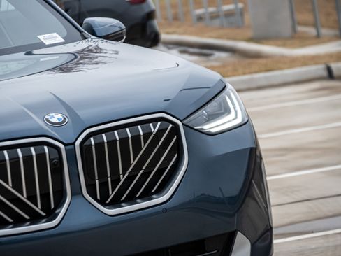 Certified 2025 BMW X3 xDrive30i image 7