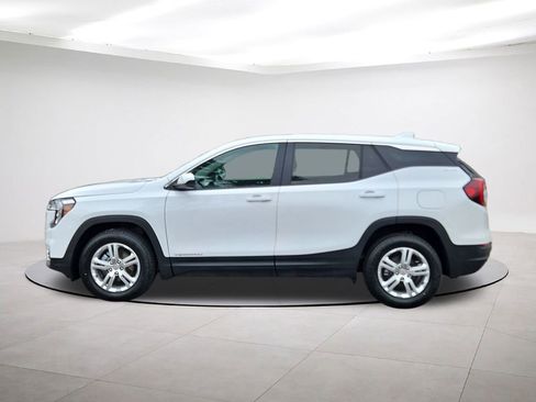 Used 2024 GMC Terrain SLE image 4