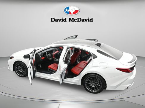 Used 2025 Toyota Camry XLE image 40