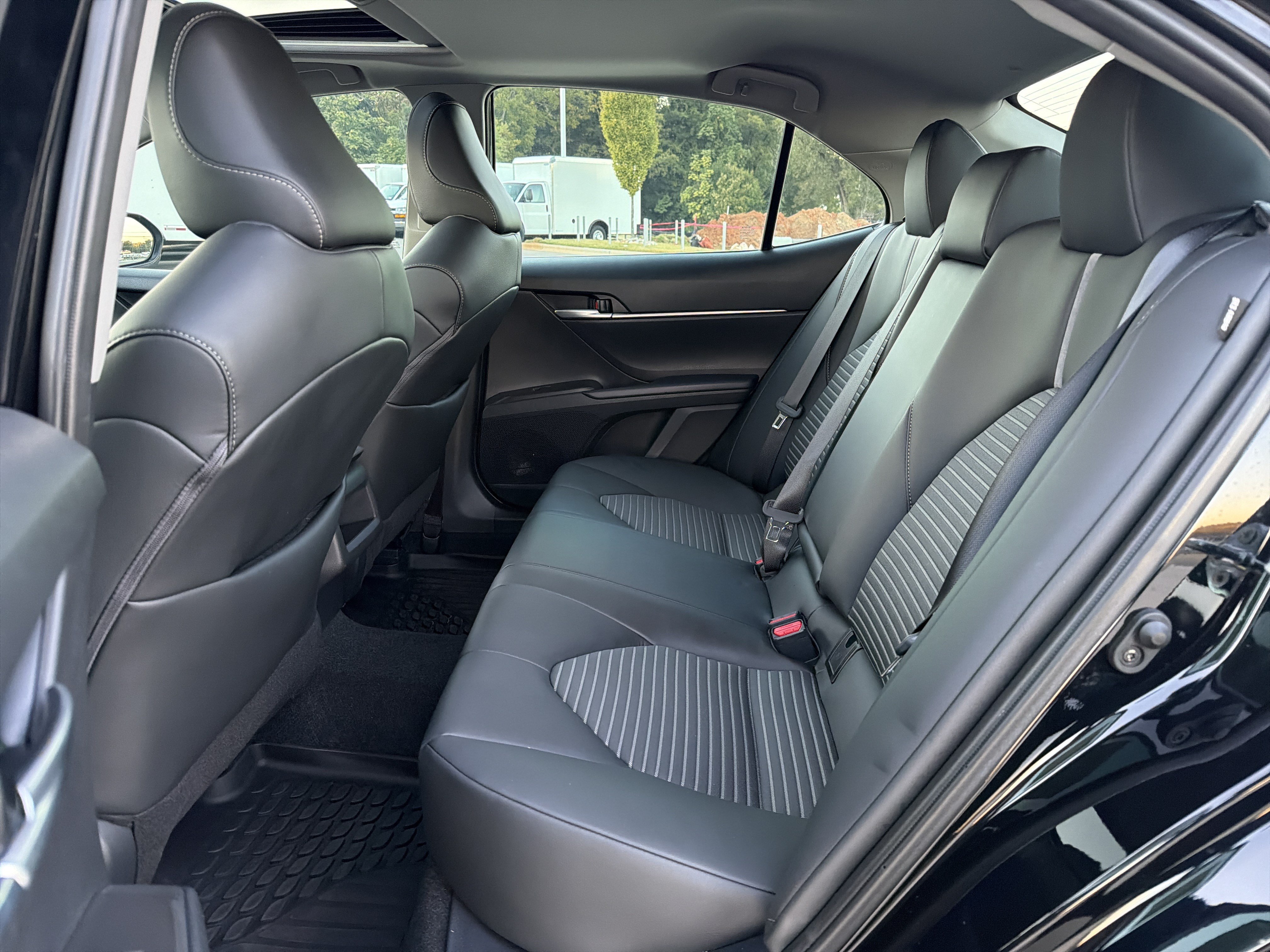 Used 2024 Toyota Camry SE w/ Convenience Package FWD image 31
