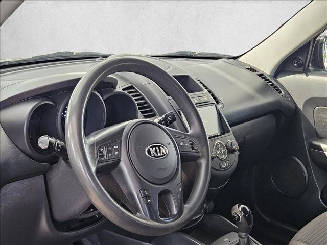 Used 2013 Kia Soul FWD image 10