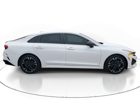 Used 2023 Kia K5 GT-Line image 3