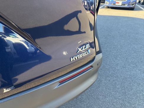 Used 2021 Toyota Sienna XLE image 10