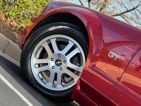Used 2006 Ford Mustang GT image 11