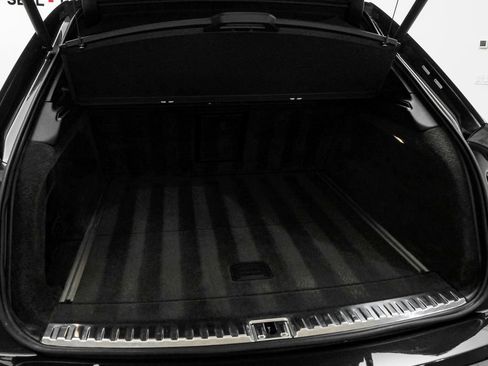 Used 2023 Bentley Bentayga Extended Wheelbase AWD/4WD image 53