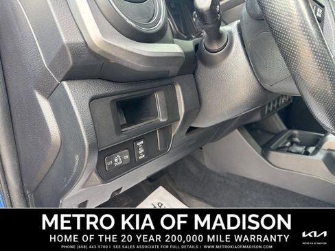 Used 2016 Toyota Tacoma TRD Off-Road w/ Premium & Technology Package image 13