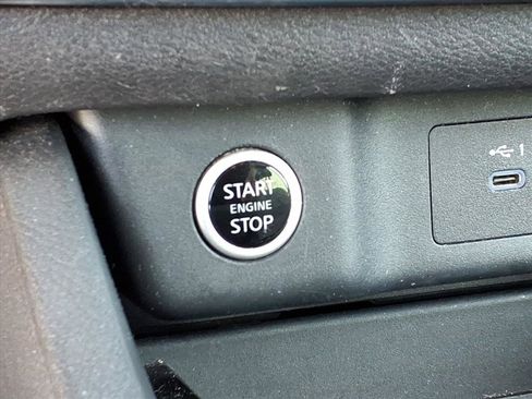 Used 2023 Nissan Rogue SV image 12