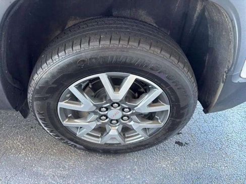 Used 2023 GMC Acadia SLT image 12