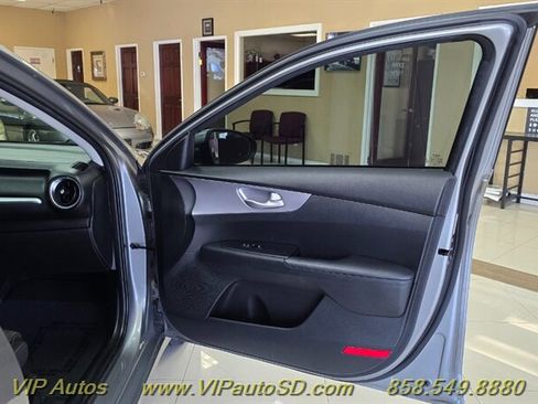 Used 2016 Kia Forte LX FWD image 12