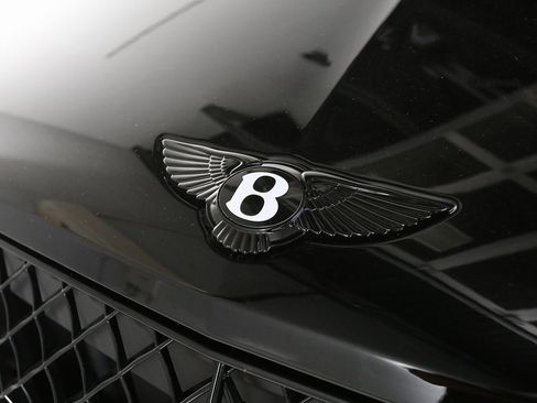 Certified 2025 Bentley Bentayga image 8