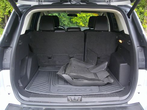 Used 2018 Ford Escape SEL image 12