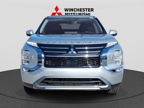 New 2025 Mitsubishi Outlander SE image 2