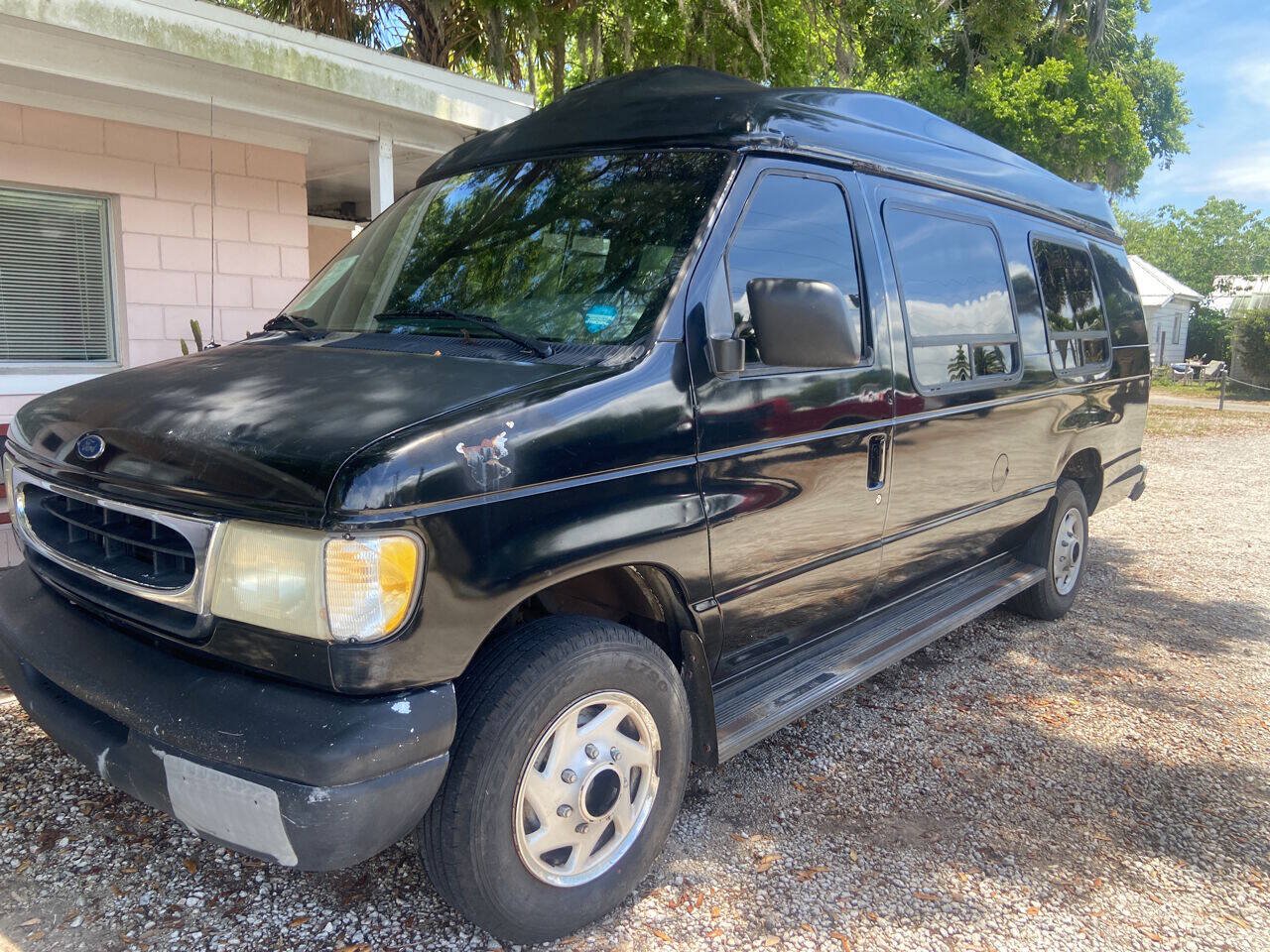Used 1999 Ford E-250 and Econoline 250 Extended RWD image 1