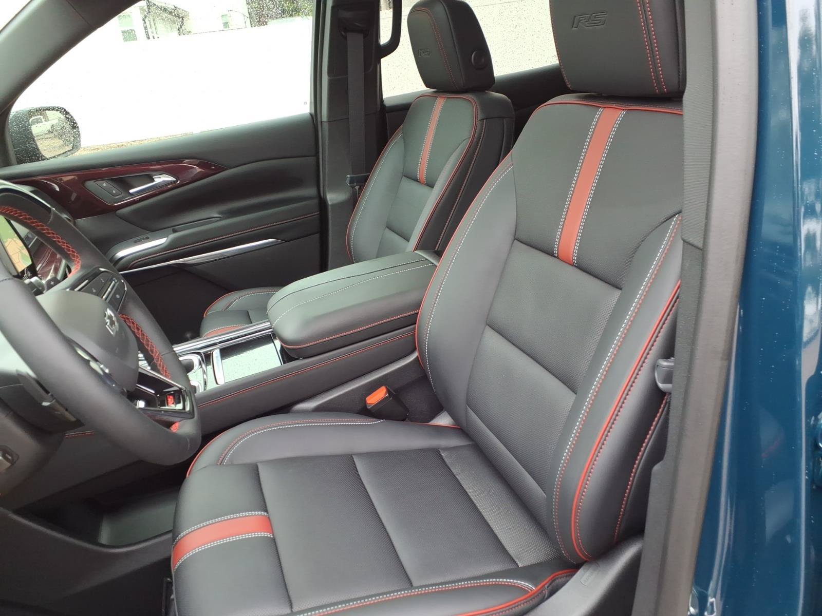New 2027 Chevrolet Traverse RS FWD image 19