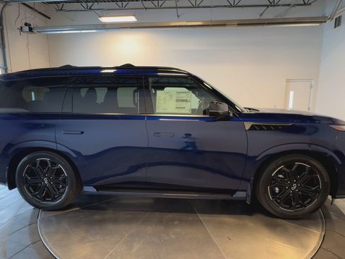 New 2026 INFINITI QX80 4WD image 9