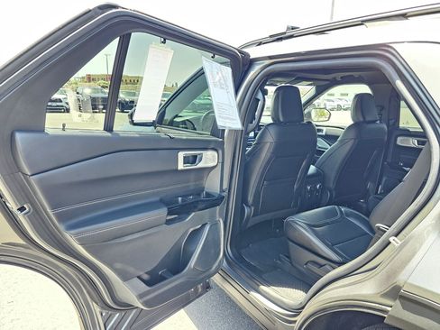 Used 2022 Ford Explorer ST w/ Equipment Group 401A AWD/4WD image 16