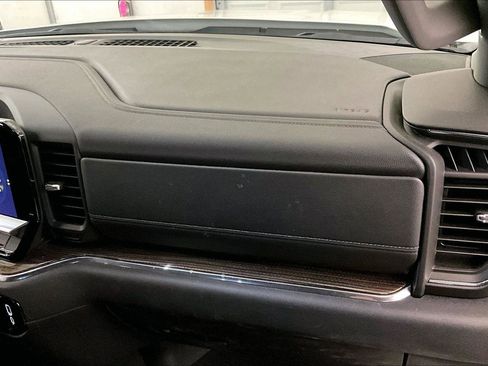 Used 2024 Chevrolet Silverado 1500 LT image 15