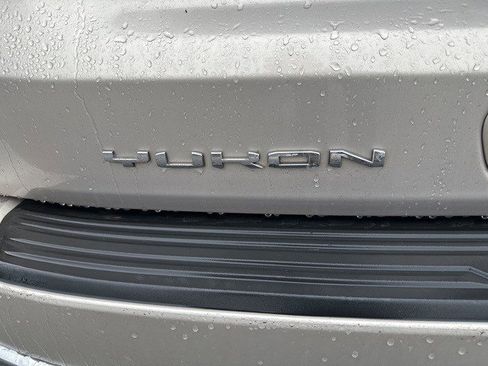 Used 2021 GMC Yukon SLT w/ SLT Premium Package image 7