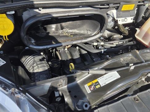 Used 2025 RAM ProMaster 2500 w/ Convenience Group FWD image 18