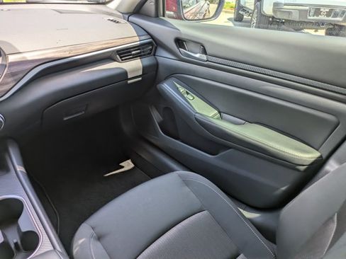 Certified 2025 Nissan Altima 2.5 SV w/ SV Special Edition Package FWD image 17