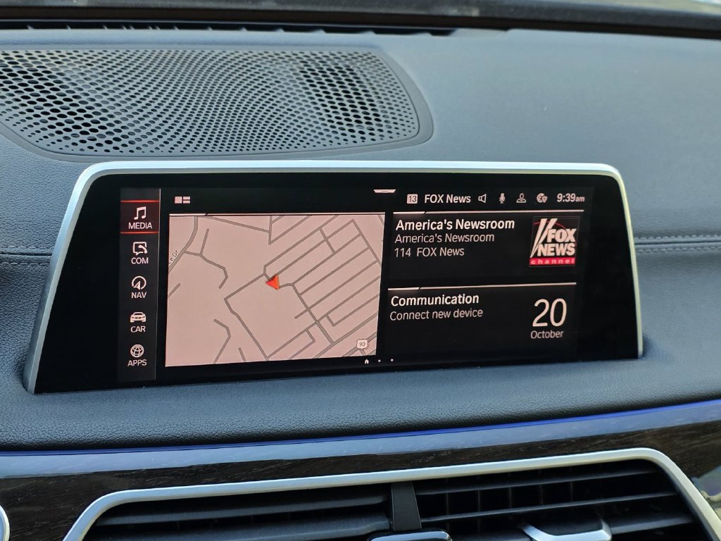 Used 2020 BMW 740i w/ Premium Package RWD image 23