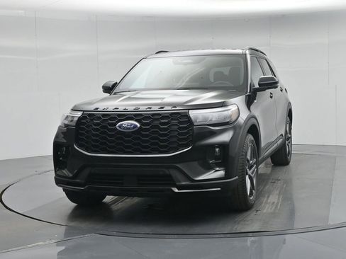 Used 2025 Ford Explorer ST-Line w/ ST-Line Street Pack image 58