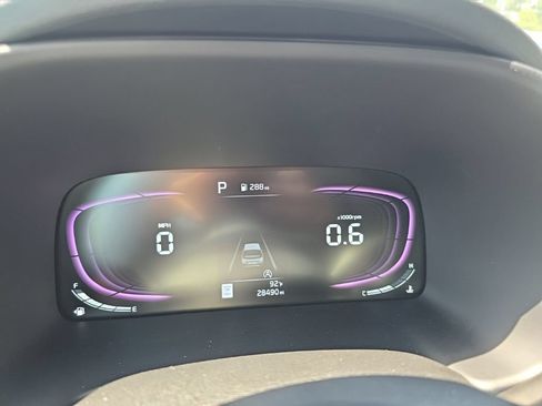 Used 2025 Kia Soul LX w/ LX Technology Package FWD image 11