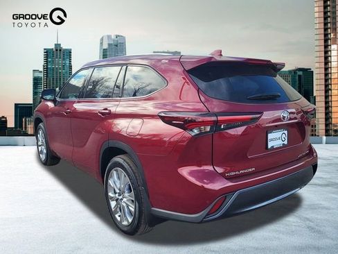New 2026 Toyota Highlander Limited image 3