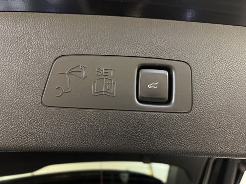 Used 2022 Lincoln Corsair AWD w/ Equipment Group 101A image 38