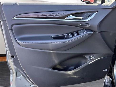 Used 2022 Buick Enclave Avenir w/ Avenir Technology Package image 21