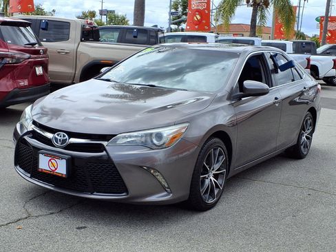 Used 2016 Toyota Camry XSE w/ Moonroof Package FWD image 3
