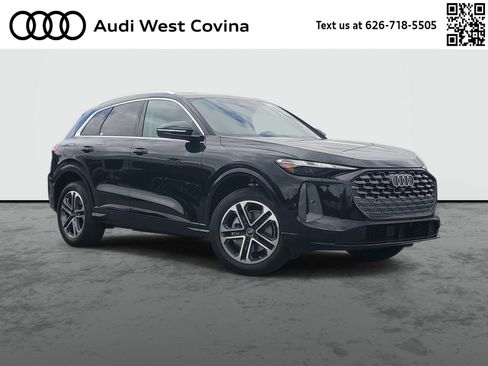 Used 2025 Audi Q5 Premium w/ Convenience Package AWD/4WD image 1