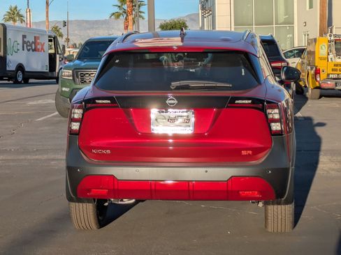 New 2026 Nissan Kicks SR image 4