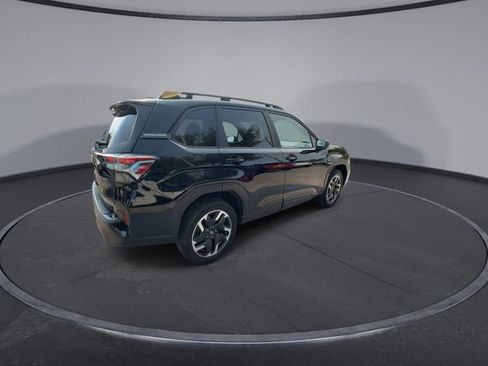 Used 2025 Subaru Forester Premium AWD/4WD image 8