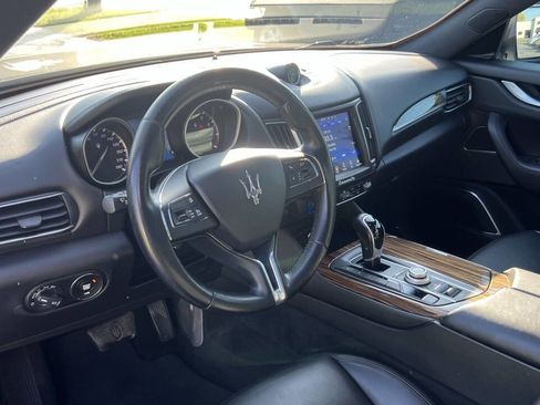 Used 2017 Maserati Levante w/ Luxury Package image 10