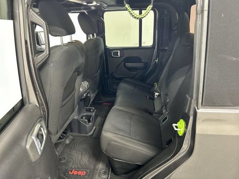 Used 2021 Jeep Gladiator Sport AWD/4WD image 19