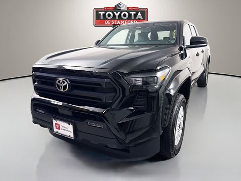Certified 2025 Toyota Tacoma SR5 image 3
