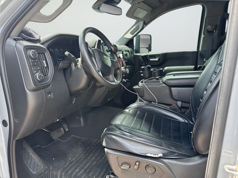Used 2024 Chevrolet Silverado 2500 Custom w/ Custom Value Package AWD/4WD image 7