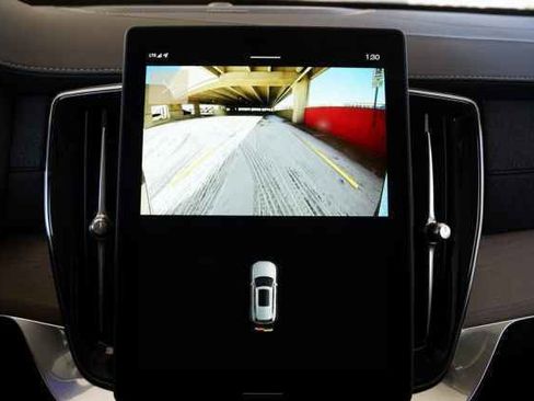 Used 2025 Volvo XC90 T8 Plus w/ Protection Package Premier AWD/4WD image 19