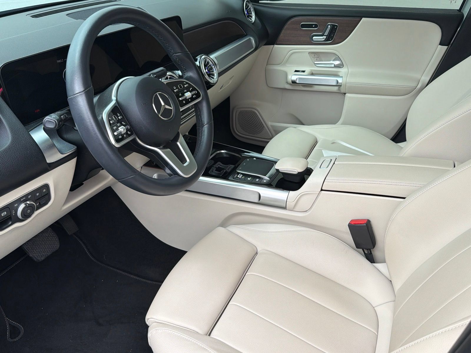 Used 2023 Mercedes-Benz GLB 250 image 5