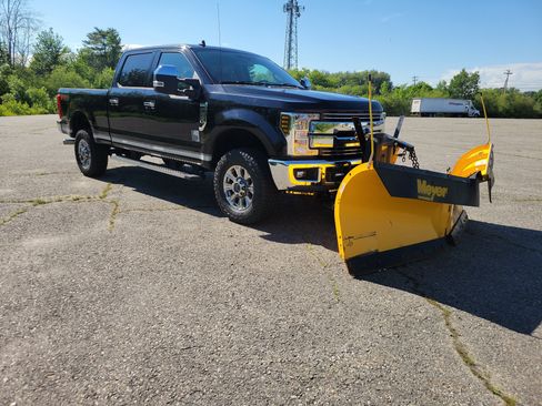 Used 2019 Ford F250 Lariat w/ Chrome Package AWD/4WD image 3