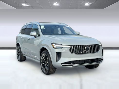 New 2026 Volvo XC90 B6 Plus w/ Protection Package Premier image 6