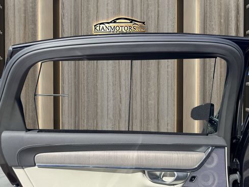 Used 2024 Volvo S90 T8 Ultimate w/ Lounge Package image 32