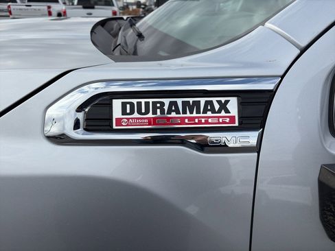 Used 2020 GMC Sierra 2500 SLE w/ SLE Value Package; image 9