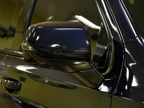 Used 2024 Chevrolet Tahoe RST w/ RST Performance Edition image 4