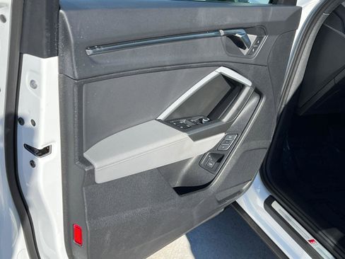 Used 2025 Audi Q3 2.0T Premium w/ Convenience Package image 10